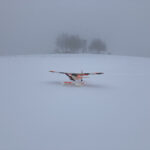 Schnee mit tiefen Wolken